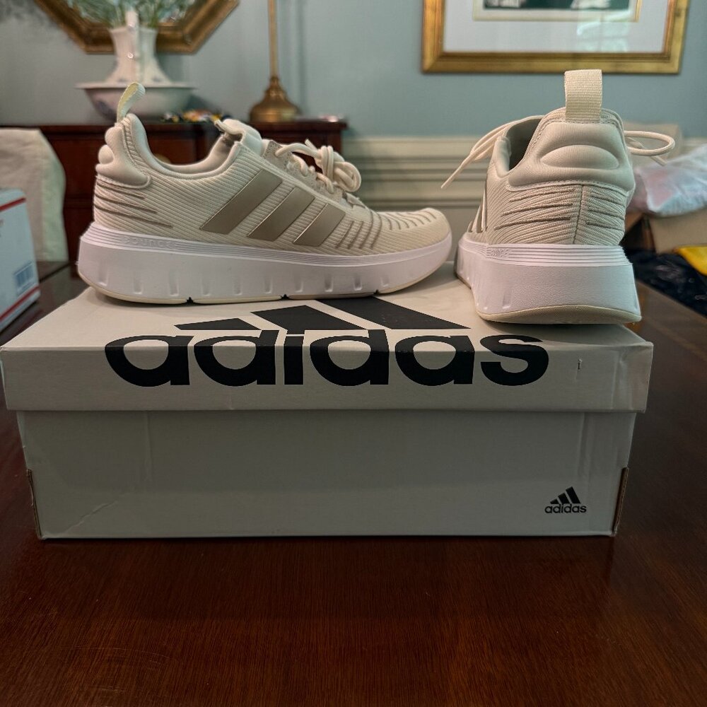 adidas Swift Run 1.0 Sneaker - Women's - Size 8 - white/beige